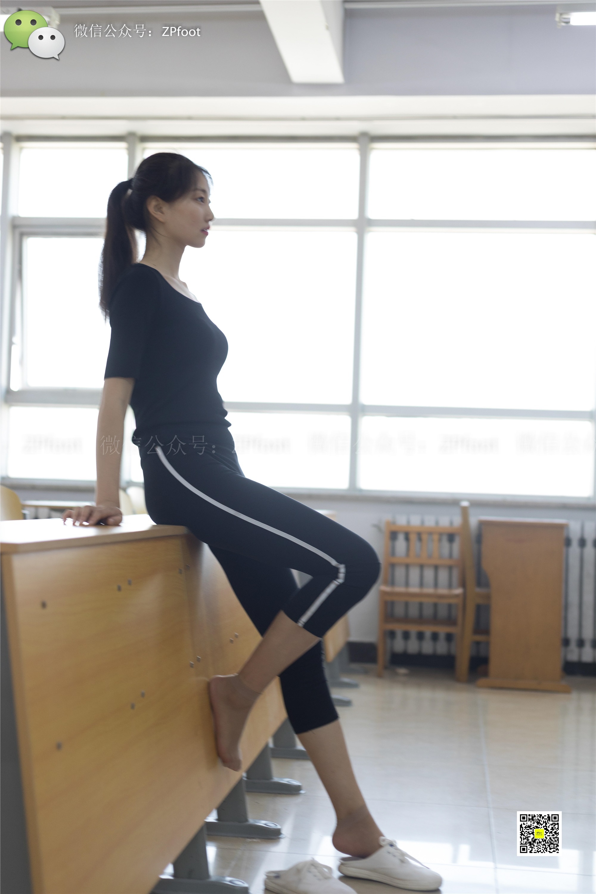 LSS山茶摄影 NO.004 教室短丝裸足